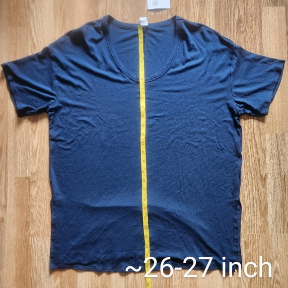 NWT Old Navy Tee - Picture 7 of 8